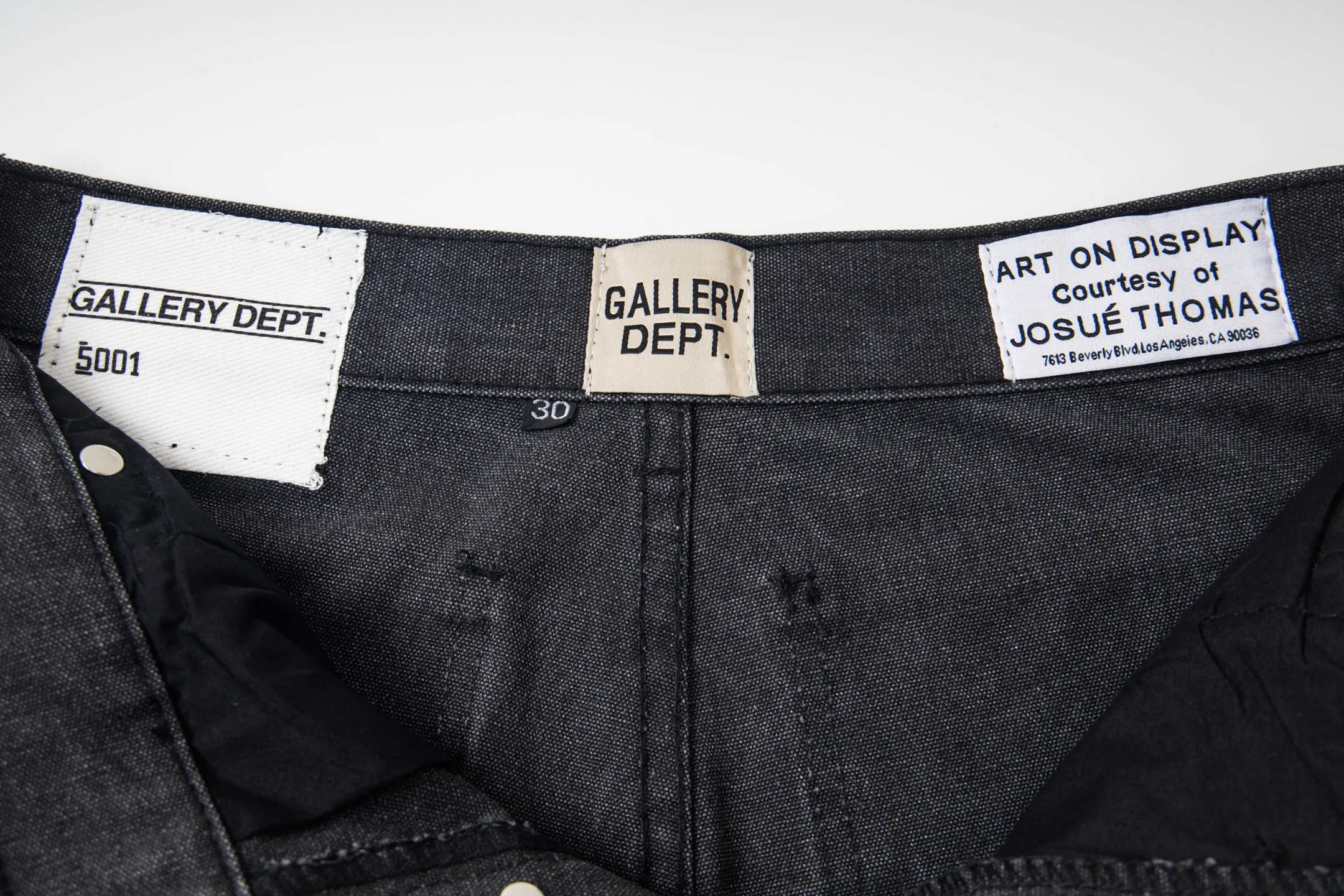 💰240 GALLERY DEPT spliced ​​ink-washed jeans, truly restoring the ultimate texture of Vintage, three-dimensional version, loose and comfortable, not picky about the figure, taller and slimmer, factory-made, original quality control, same style for men and women, can be matched with couples, versatile recommendation, must-have jeans for all seasons, fashionistas have been disappointed. From the quality selection of fabrics, the tailoring of details, and the matching of patterns, they are all impeccable! The upper body is so handsome when worn...it can be easily worn by men, women and children! The craftsmanship is made of heavy-duty washed pure cotton denim fabric. After washing, it is soft and thick. It is very stylish when worn on the body. Style number: 1800# Color: black Size: 28 30 32 34 36